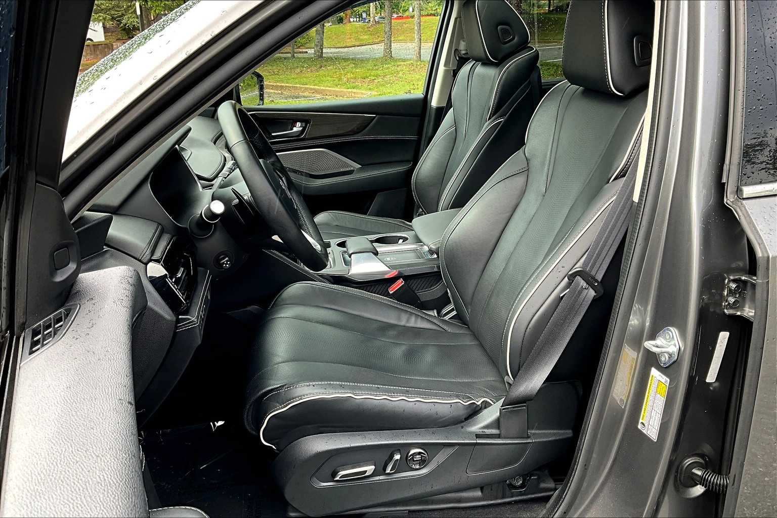 2023 Acura MDX SH-AWD Advance photo 14