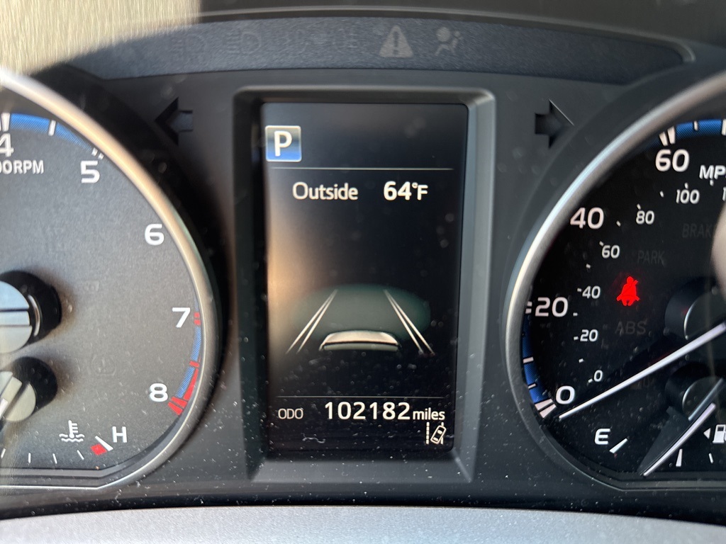 2018 Toyota RAV4 LE photo 7
