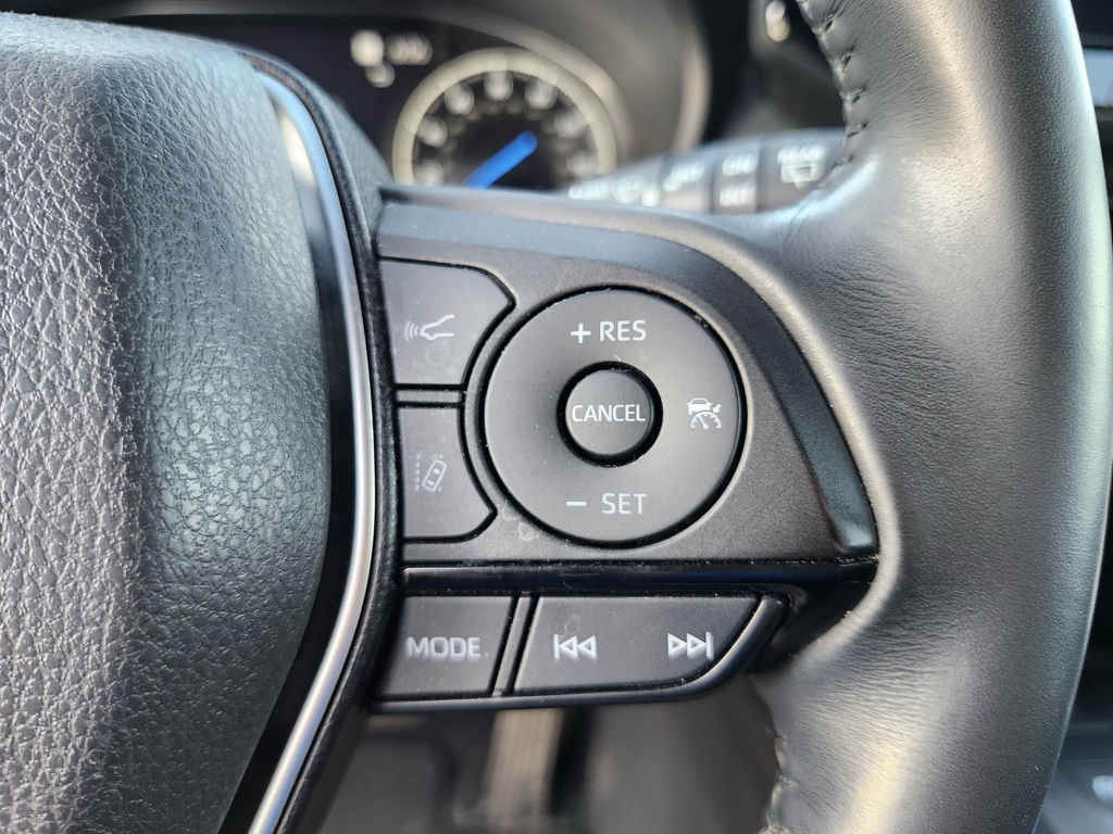 2022 Toyota Venza XLE photo 13
