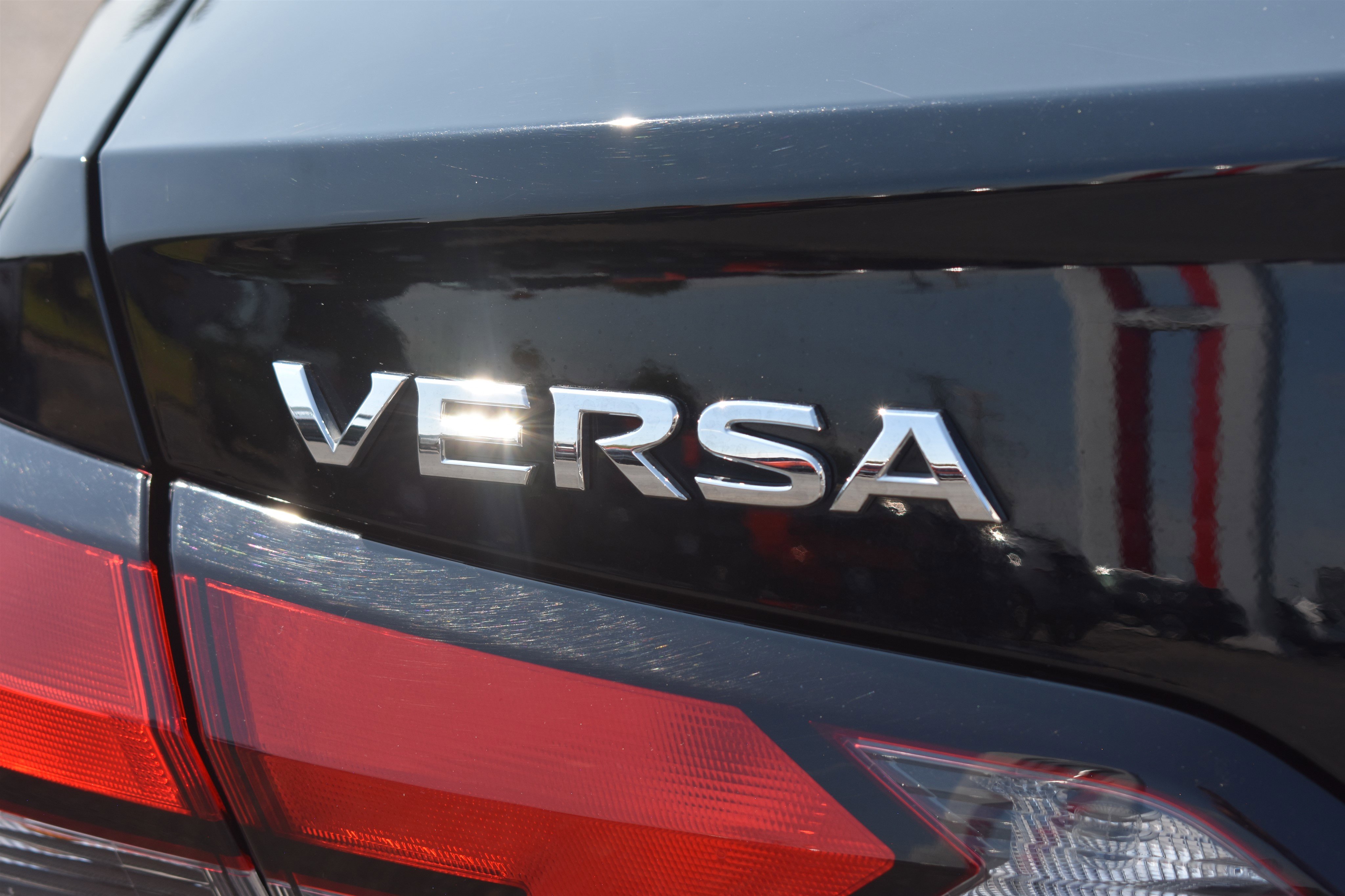 2024 Nissan Versa SV photo 2