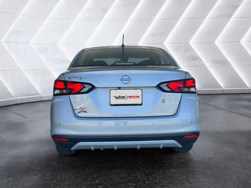 2025 Nissan Versa 1.6 S photo 5
