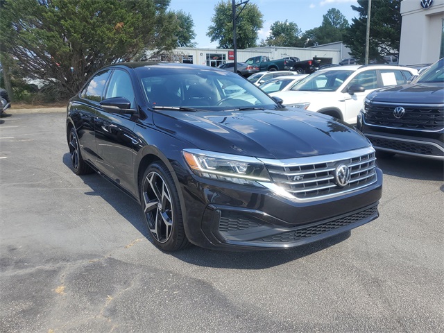 2020 Volkswagen Passat 2.0T R-Line photo 3