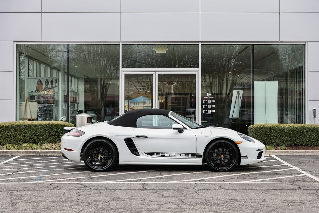 2024 Porsche Boxster photo 8