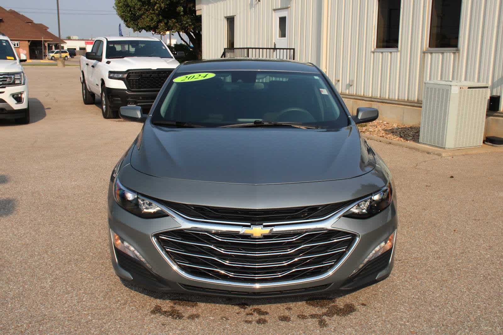 2024 Chevrolet Malibu 1LT photo 4