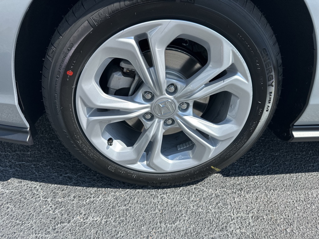 2025 Honda Accord LX photo 9