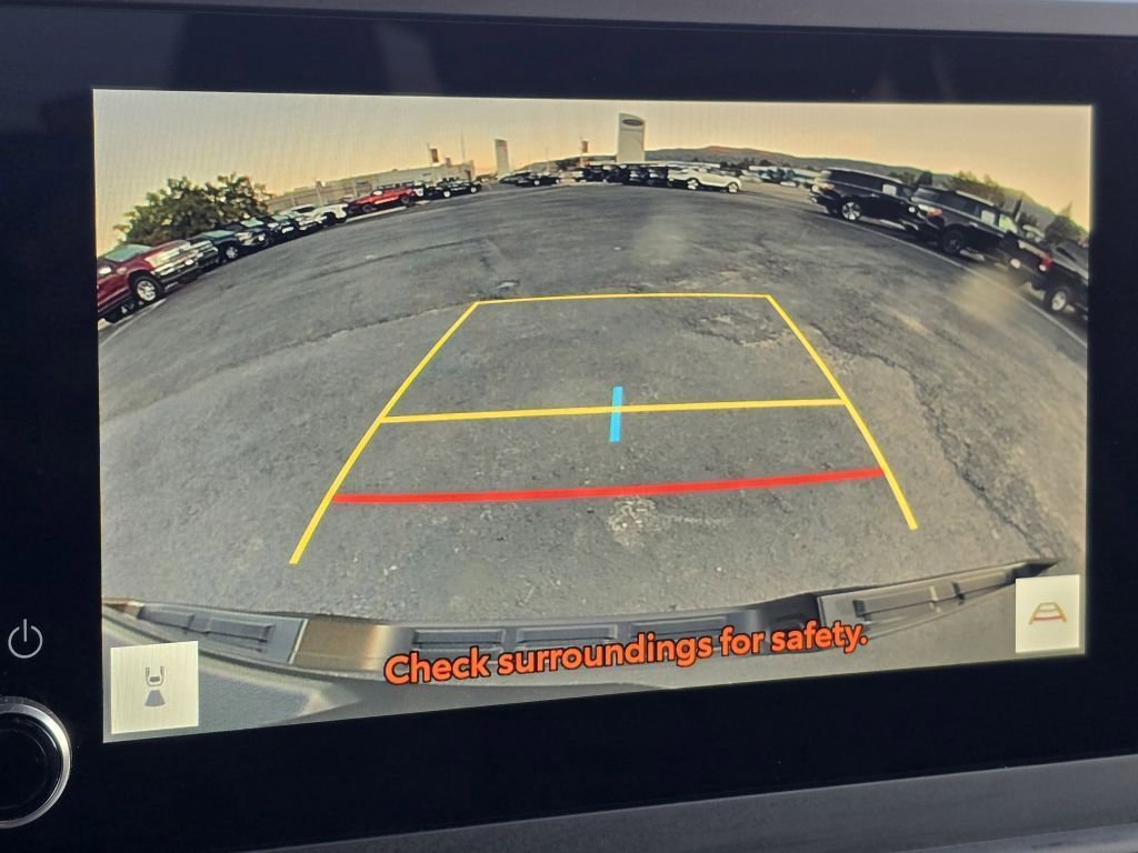 2025 Toyota Tacoma TRD Off-Road photo 3