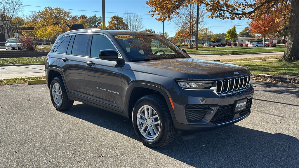2025 Jeep Grand Cherokee Laredo's photo