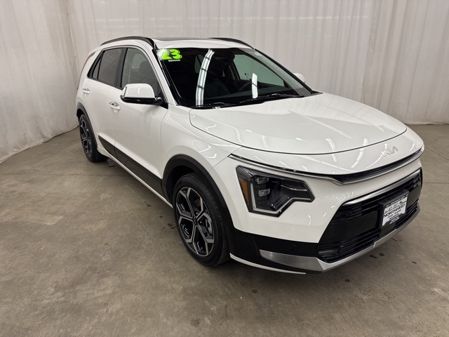 2023 Kia Niro SX Touring's photo