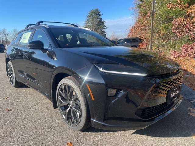 2025 Toyota Crown Signia Limited photo 3