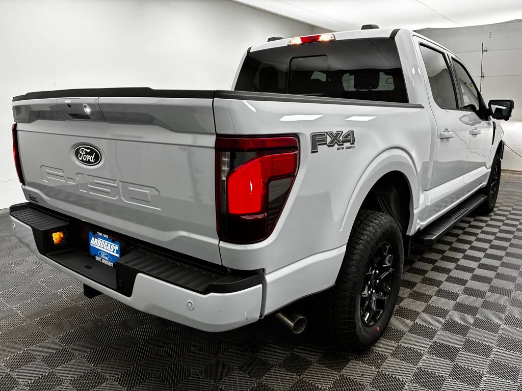 2025 Ford F-150 XLT photo 16