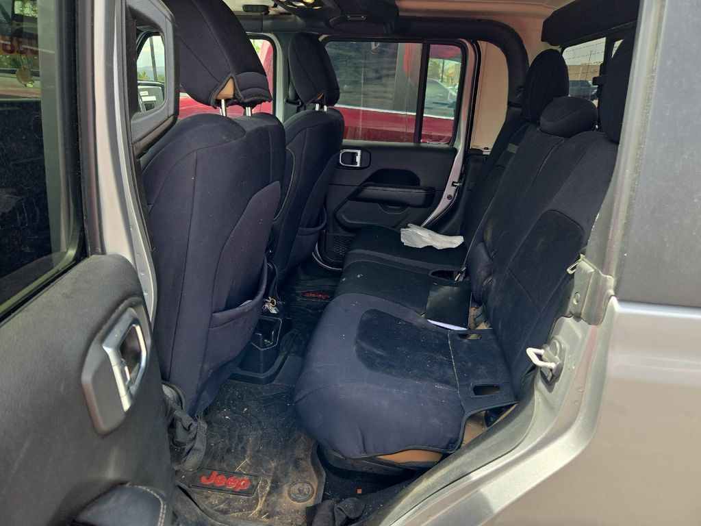 2020 Jeep Gladiator Rubicon photo 14