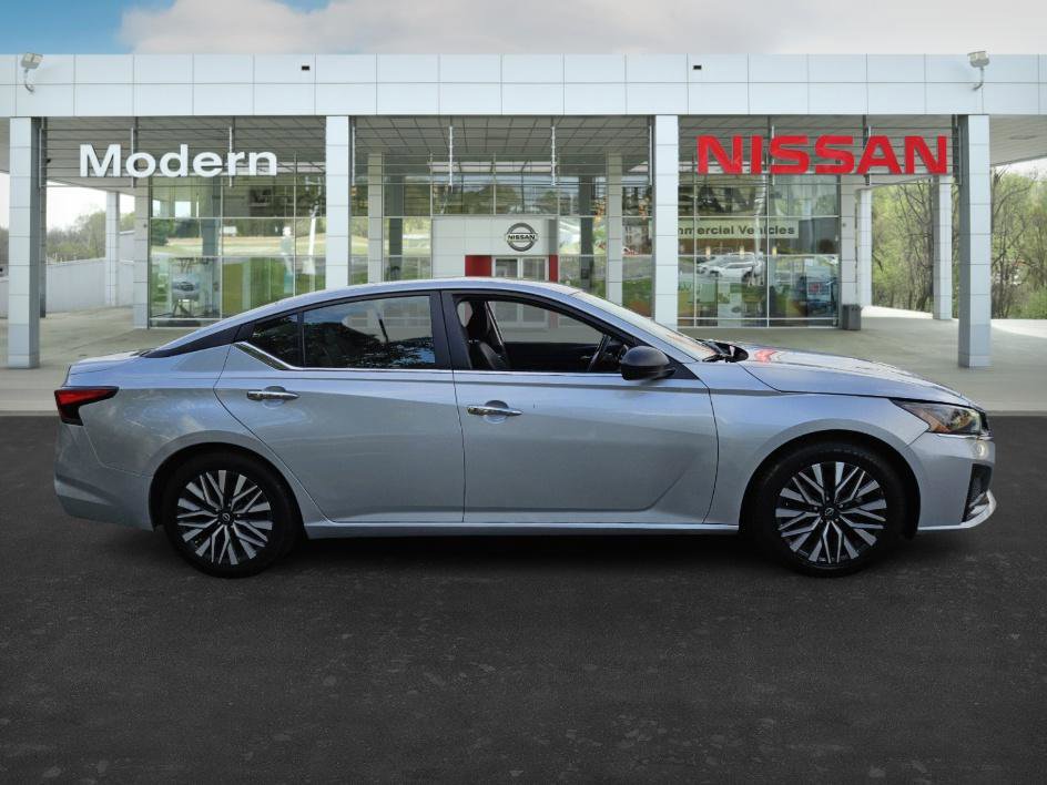 2024 Nissan Altima 2.5 SV photo 3