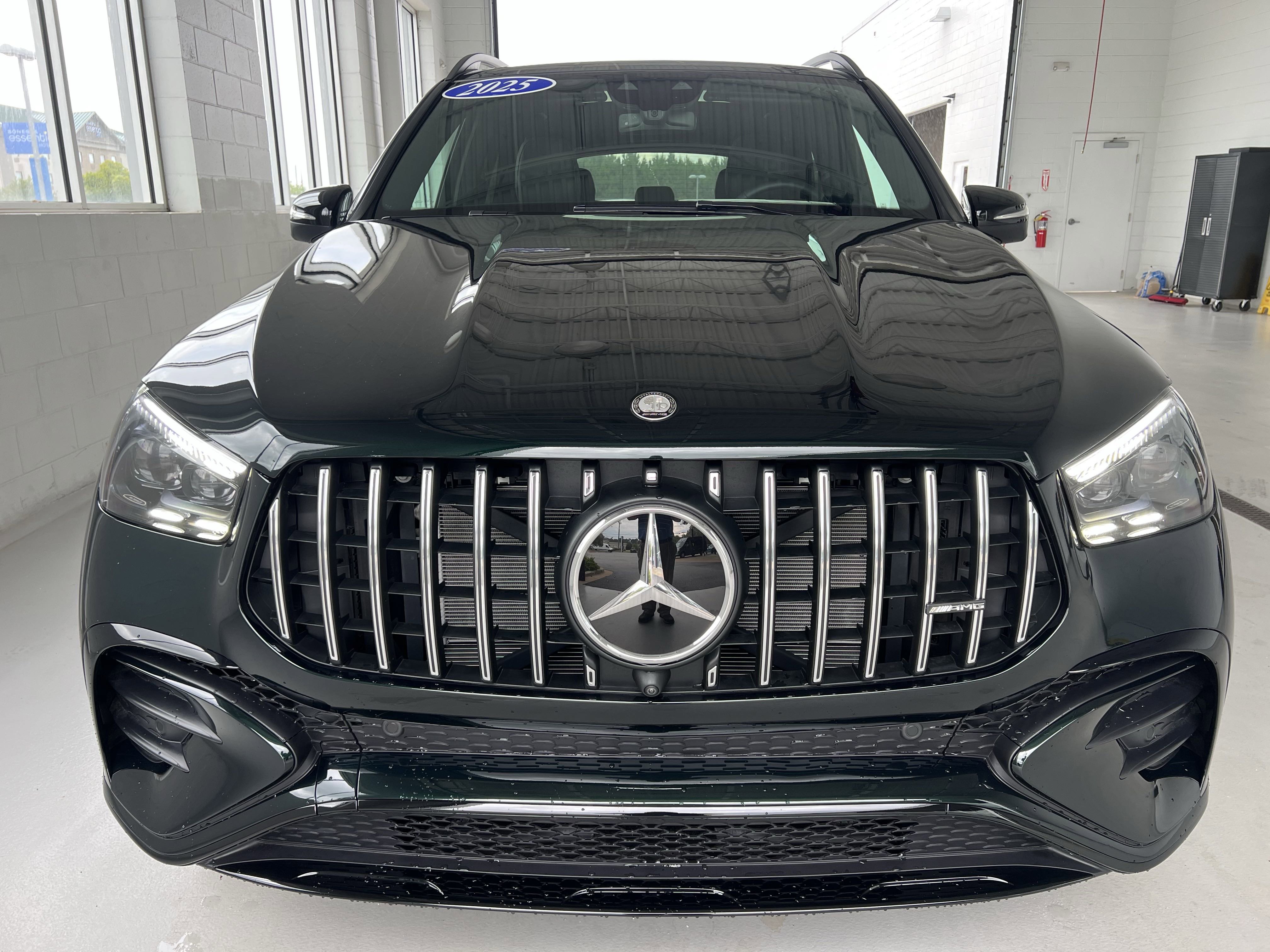 2025 Mercedes Benz GLE AMG 53 photo 4