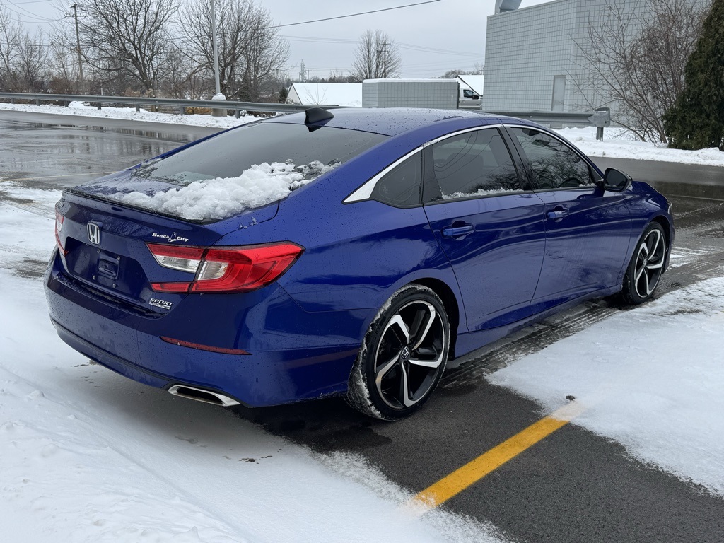 2022 Honda Accord Sport SE photo 2