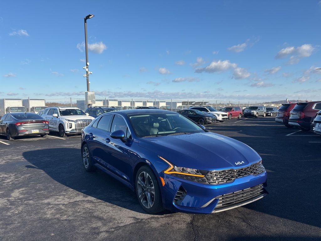 2023 Kia K5 EX's photo