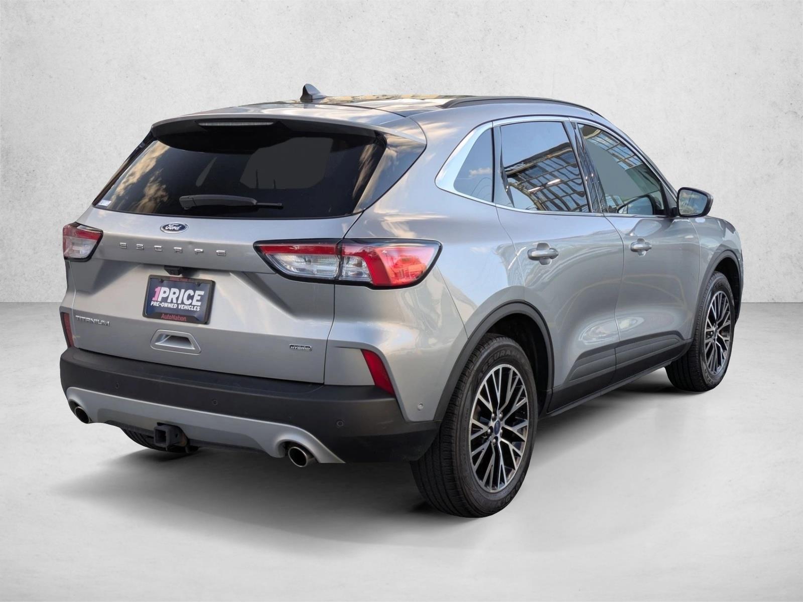 2021 Ford Escape Titanium Plug-In Hybrid photo 3