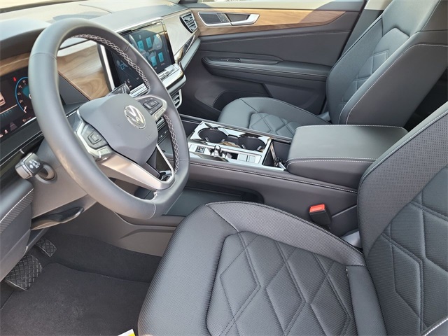 2025 Volkswagen Atlas SE Technology photo 8