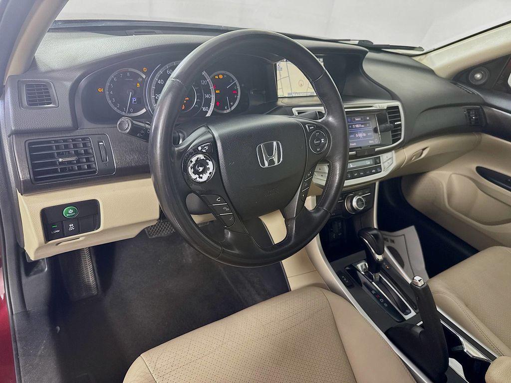 2013 Honda Accord Touring photo 9