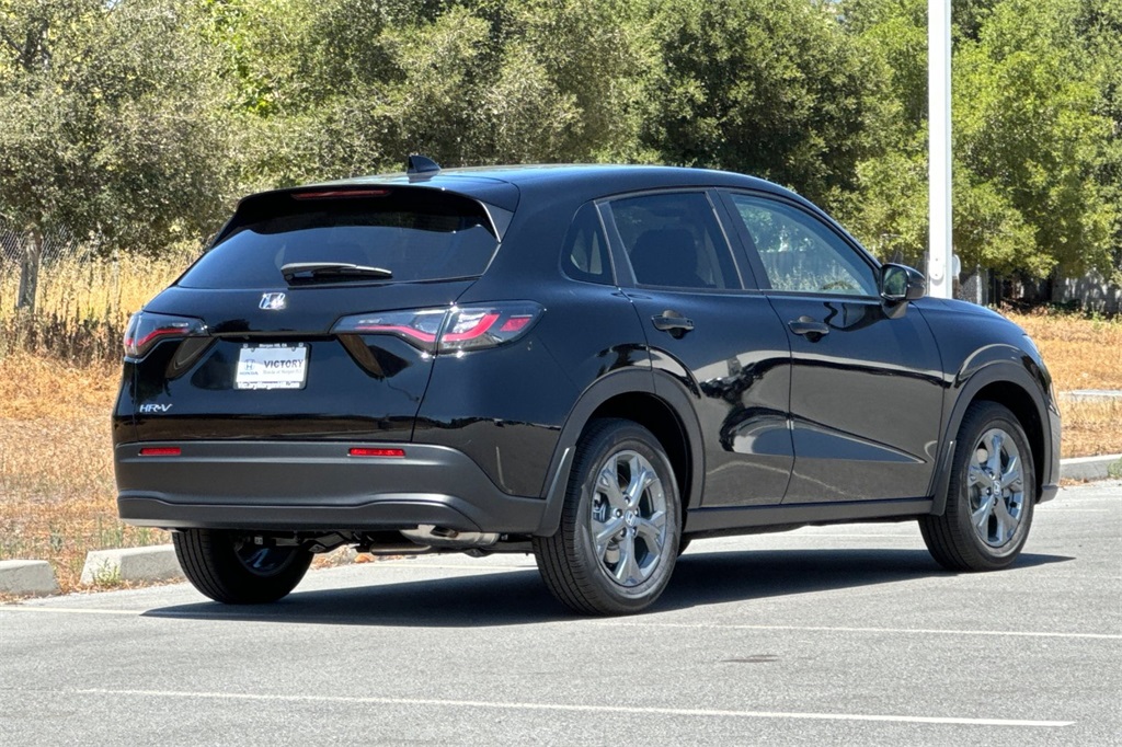 2026 Honda HR-V LX photo 3