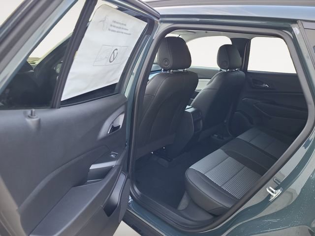 2025 Chevrolet Trax LT photo 18