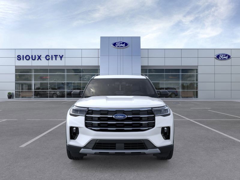 2025 Ford Explorer photo 4