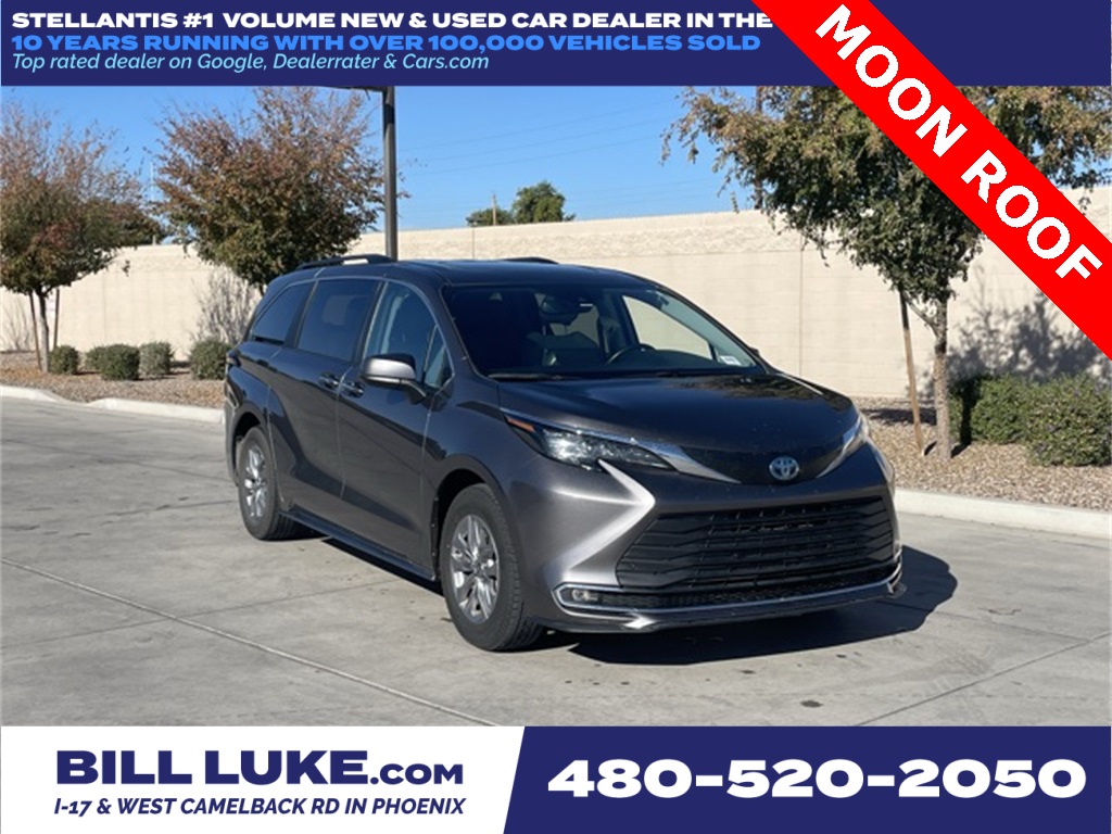 2024 Toyota Sienna XLE's photo