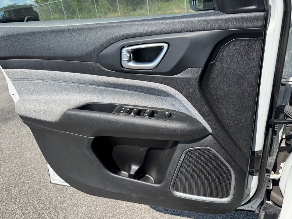 2024 Jeep Compass Latitude photo 20