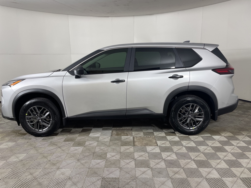 2025 Nissan Rogue S photo 4
