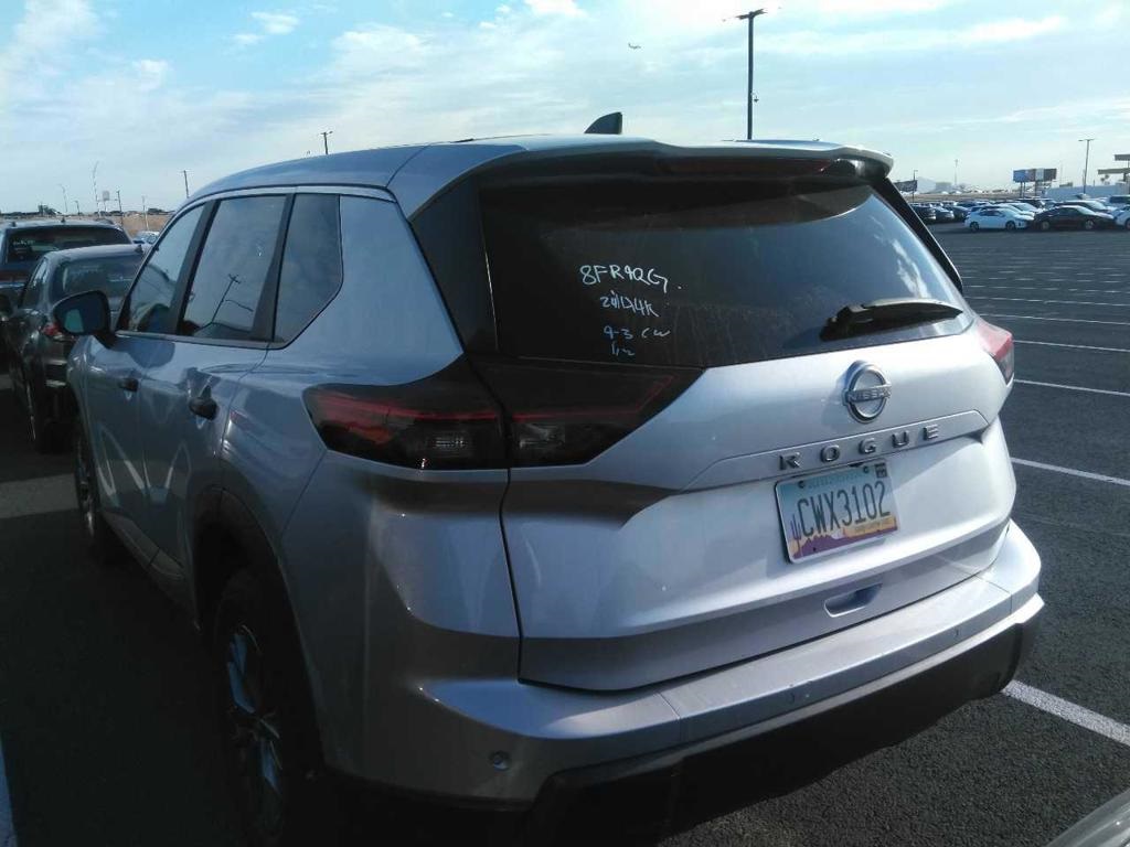 2024 Nissan Rogue S photo 2