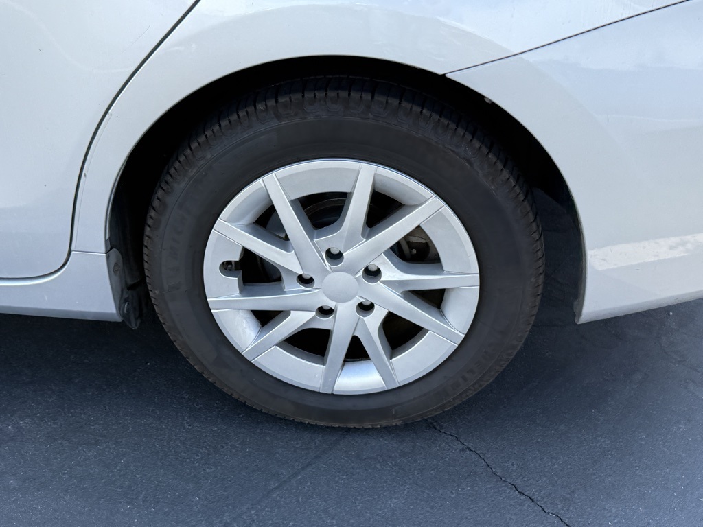 2013 Toyota Prius V Three photo 4