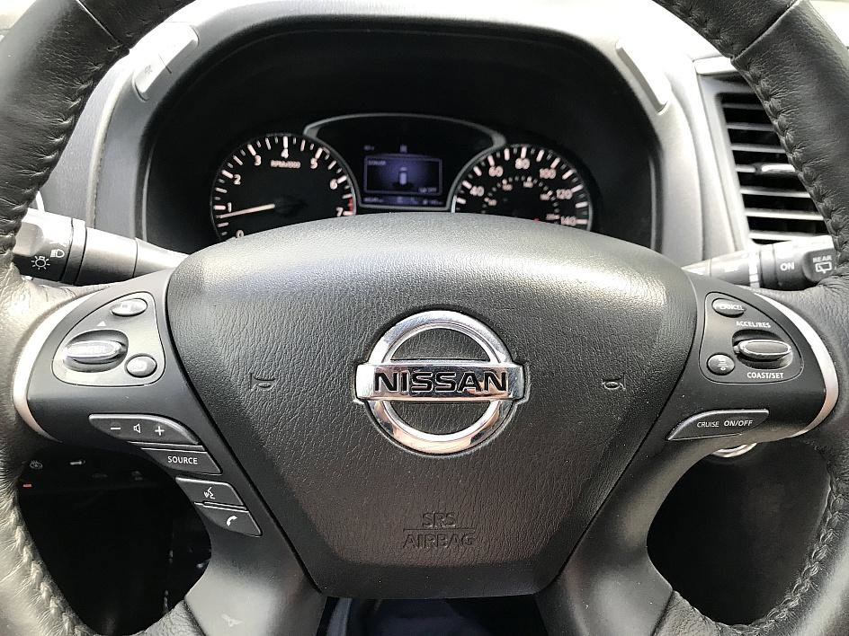2020 Nissan Pathfinder Platinum photo 21