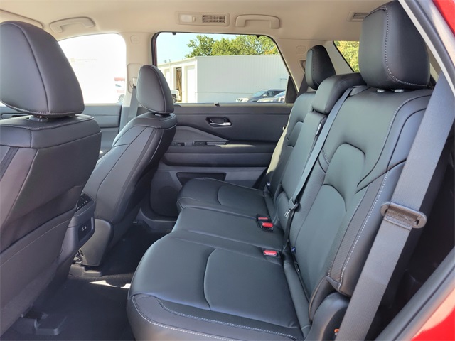 2025 Nissan Pathfinder SL photo 15