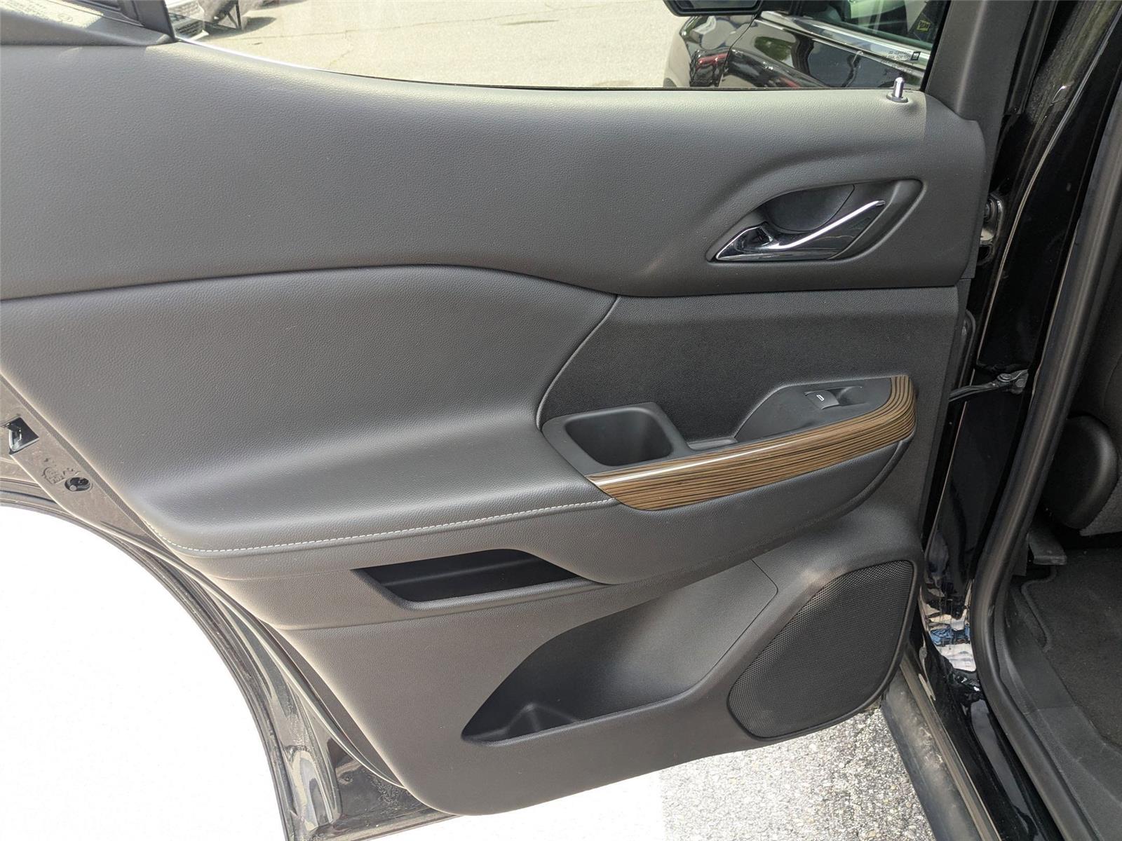 2023 Gmc Acadia SLE photo 24