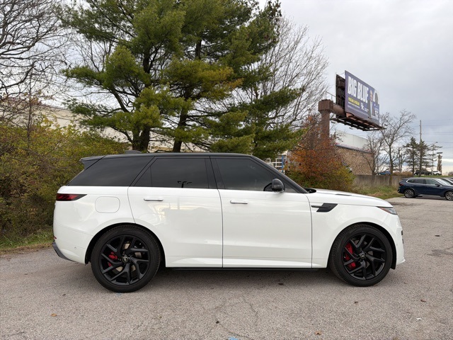 2023 Land Rover Range Rover Sport SE photo 4