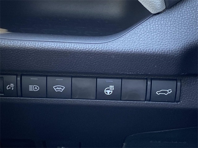 2025 Toyota RAV4 XLE photo 12