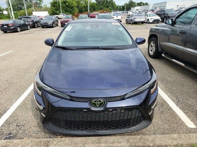 2022 Toyota Corolla LE photo 2