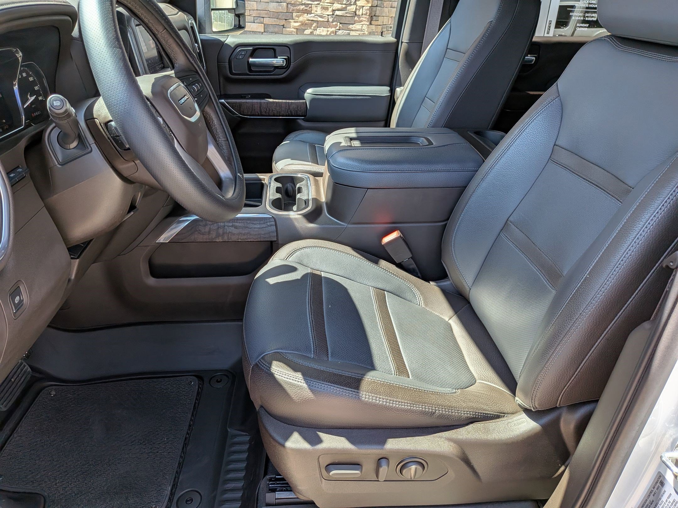 2022 Gmc Sierra 2500 HD Denali photo 17