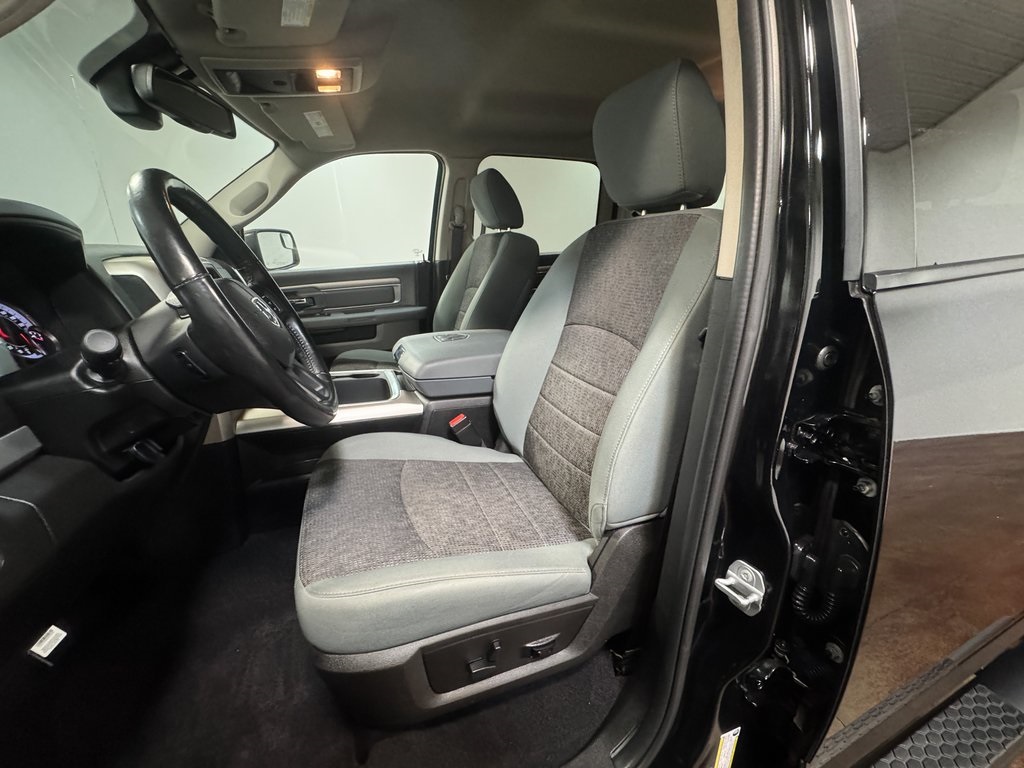 2019 Ram 1500 Classic SLT photo 9