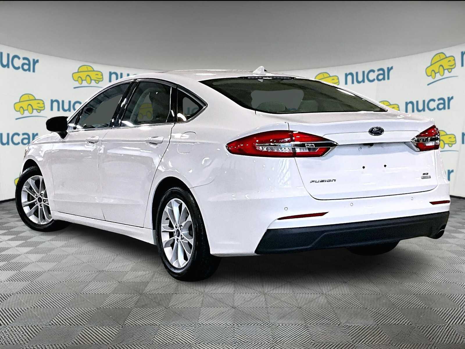 2019 Ford Fusion SE photo 4