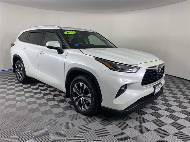 2022 Toyota Highlander XLE's photo