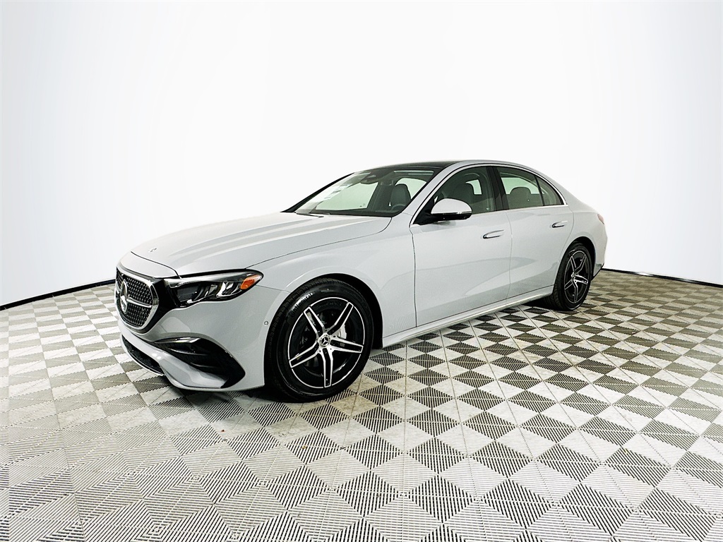 2025 Mercedes Benz E 350 photo 3