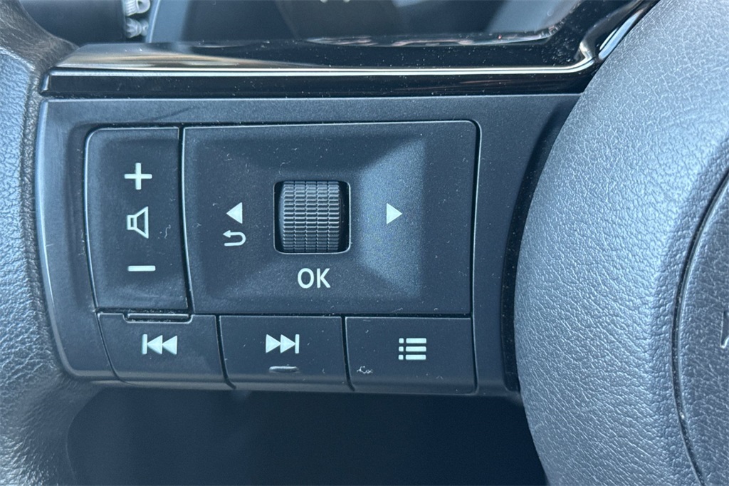2023 Nissan Rogue SV photo 26