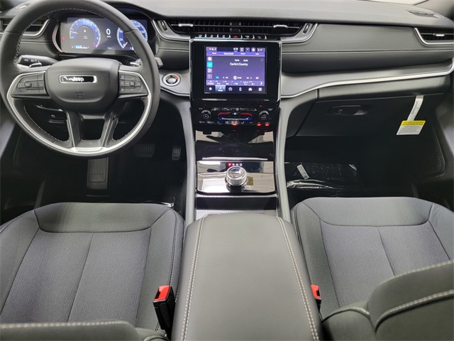 2025 Jeep Grand Cherokee Laredo X photo 18