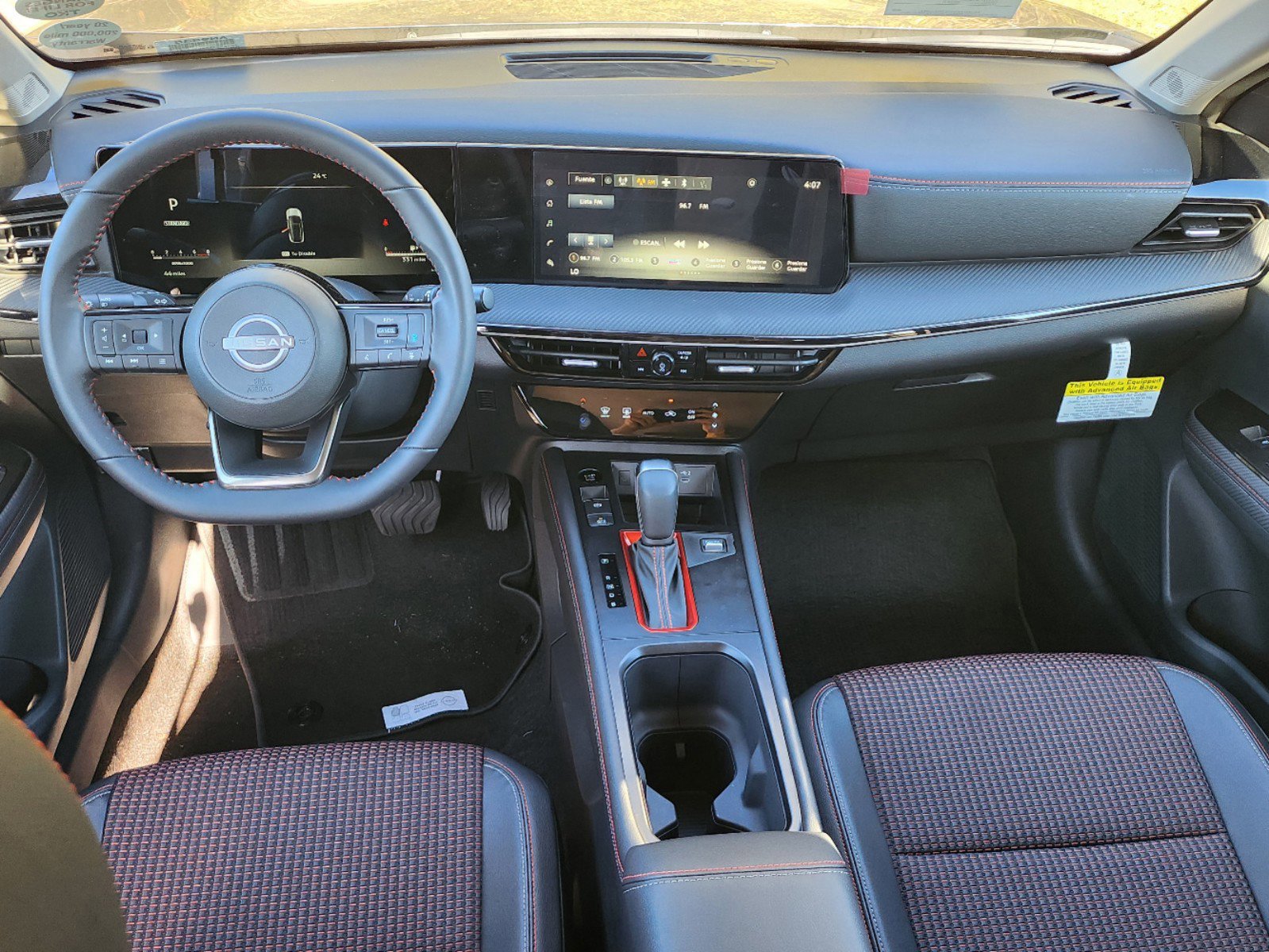 2025 Nissan Kicks SR photo 7