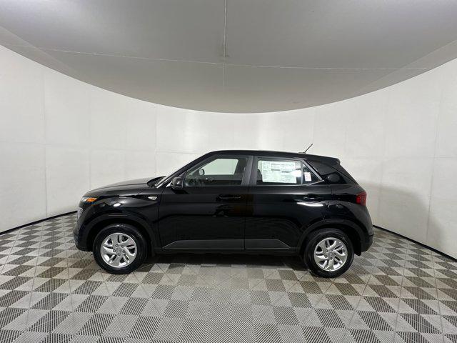 2025 Hyundai Venue SE photo 3