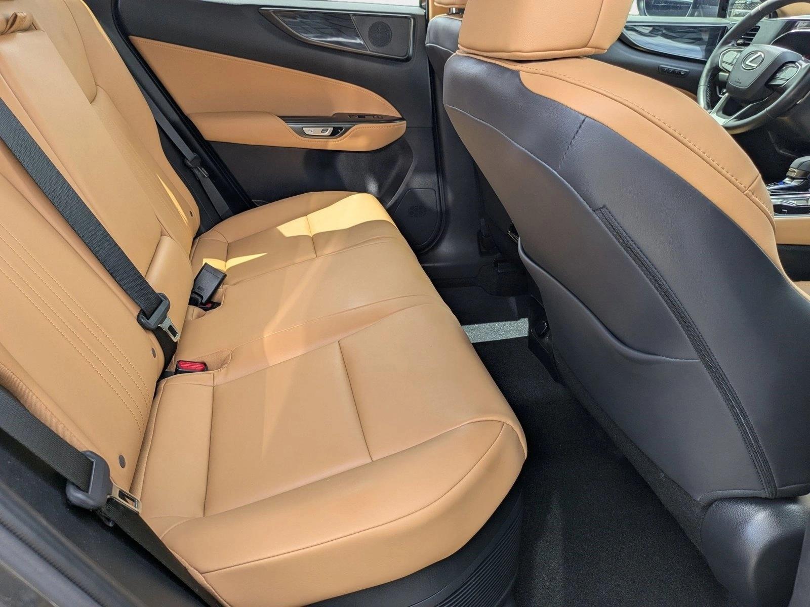 2024 Lexus NX 350h Premium AWD photo 18