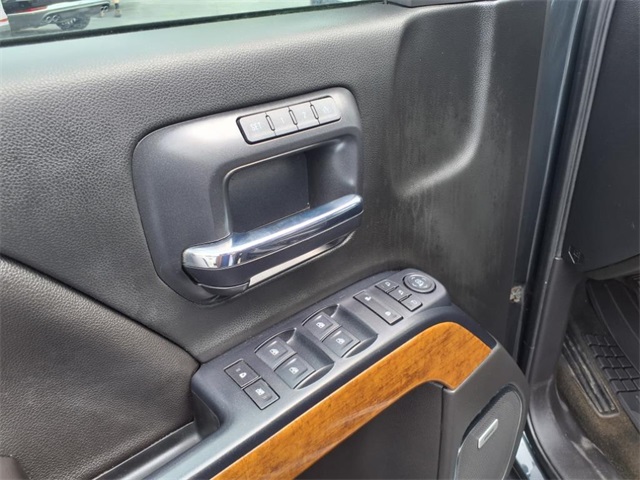 2018 Chevrolet Silverado 1500 High Country photo 13