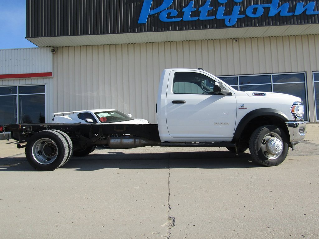 2022 Ram 5500 Tradesman photo 2