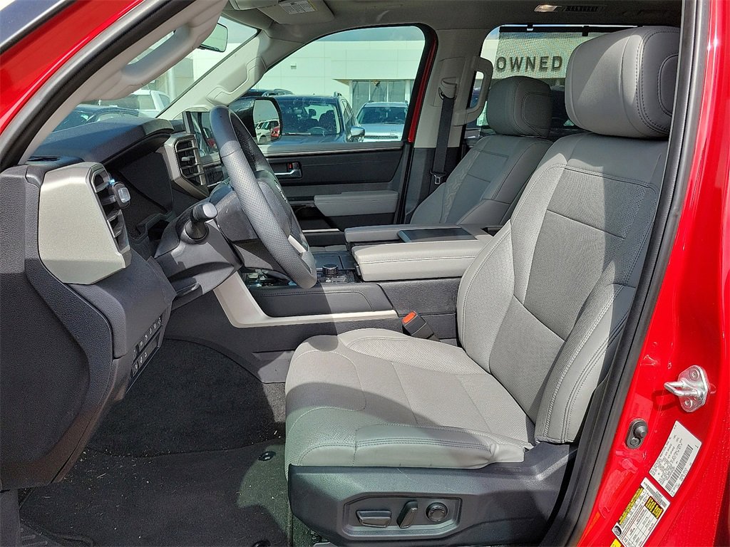 2024 Toyota Sequoia SR5 photo 19