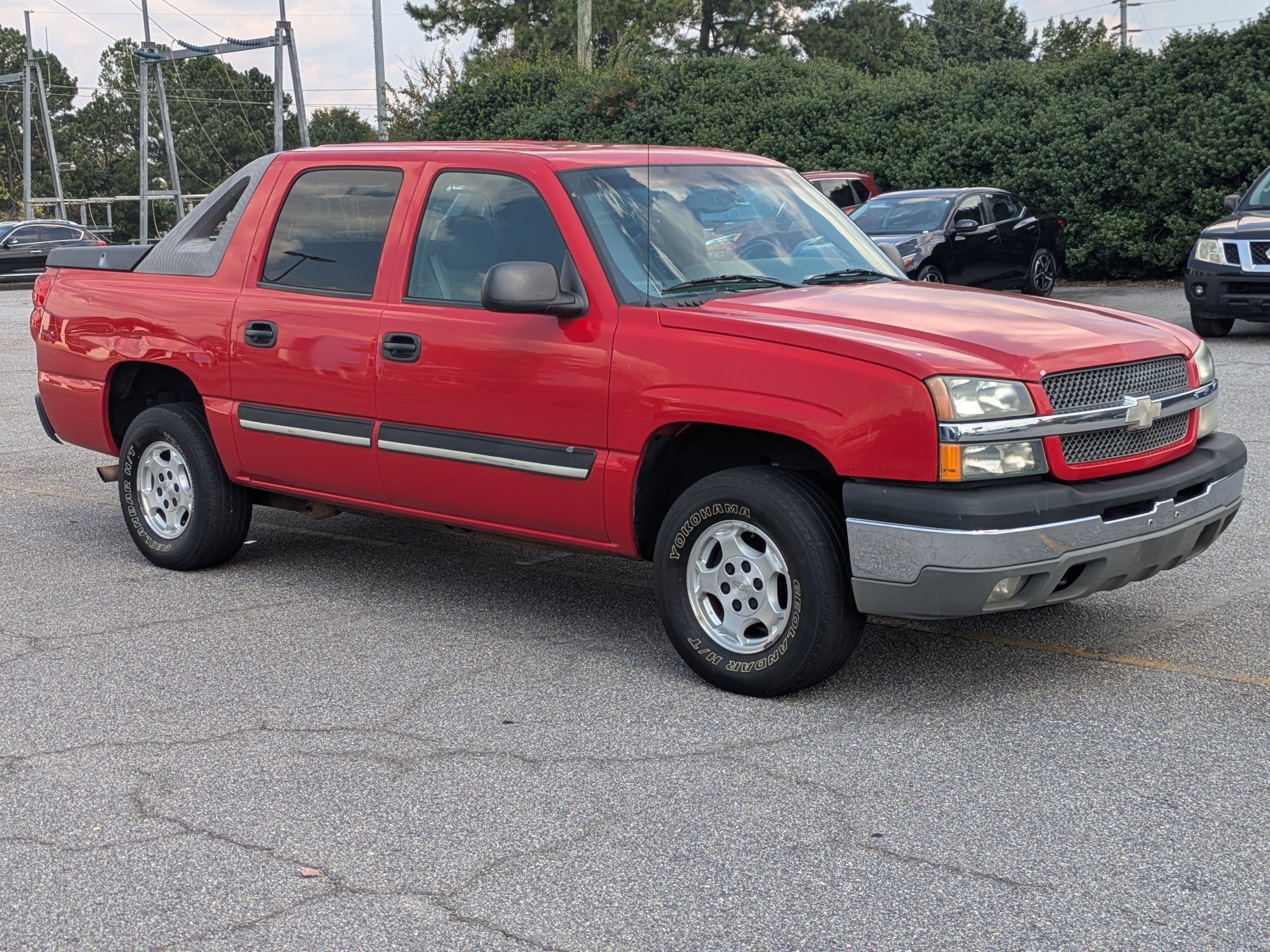 2004 Chevrolet Avalanche photo 2